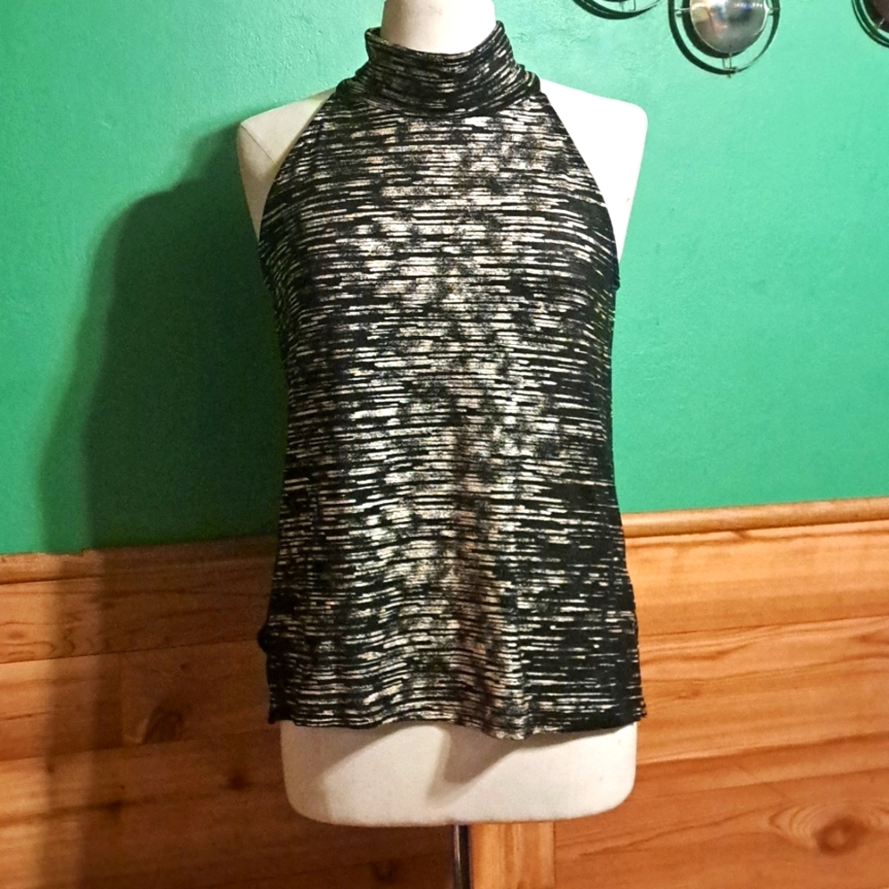 Veronica  M Top